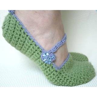 Crochet Pattern Crochet ladies slippers with embellished hearts (42 