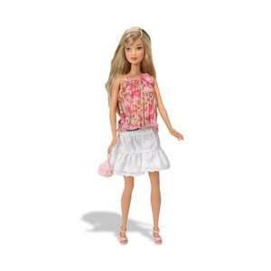  J1328 Barbie Fashion Fever Doll   3: Toys & Games