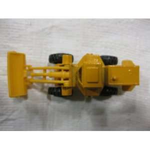  Yellow Heavy Duty Mid Mount Swival Payloader Matchbox Car 