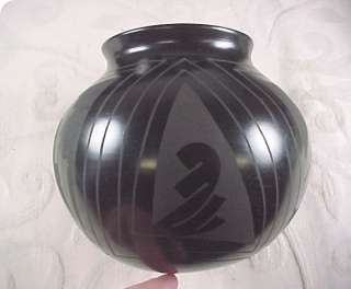 Arminda Silveira Mata Ortiz Art Pottery Black Vase  