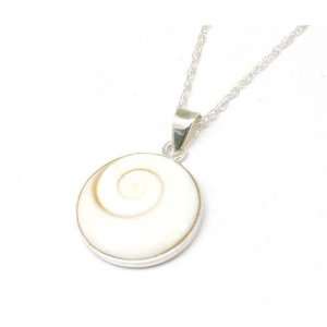  925 Silver Shell Effect Pendant on 18 Chain Jewelry