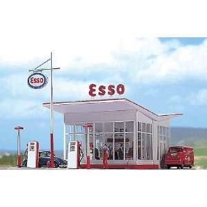  Busch HO 1950s ESSO Gas Station Kit Toys & Games
