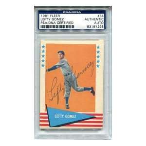  Lefty Gomez Autographed 1961 Fleer Card: Sports & Outdoors