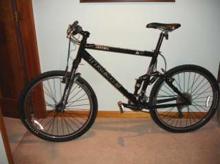 Low Miles/Exclnt Cond  TREK Fuel 70 Mountain Bike/Bicycle  24 Spd 