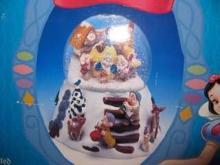 Mr Christmas Snow White Christmas Snowglobe/Snow Dome  New in Box 