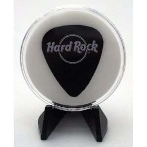  Hard Rock Cafe Fender Black Guitar Pick With Display 