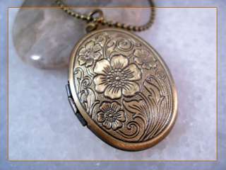   Antique Tone Brass Oval Flower Picture Locket Pendant Necklace  