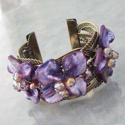   Mother of Pearl Floral Cuff Bracelet (Philippines)  Overstock