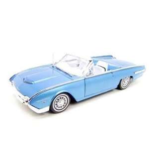  1962 Ford Thunderbird Convt Blue 1:18 Diecast Model: Toys 