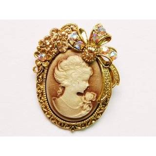  Pearl Crystal Cameo Brooch (Silver Tone): Jewelry
