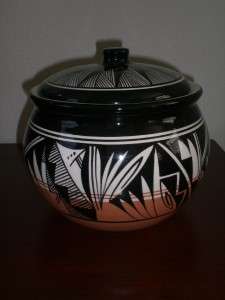 LOVELY SOUTHWESTERN INDIAN STYLE POTTERY_BOWL WITH LID_NICE   