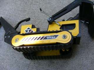 HERE IS A TONKA FRONT END LOADING CONSTRUCTION TOY. I BOUGHT IT AT A 