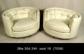 Pair Oval Shape Mid Century Modern Club Chairs (7058)r.  