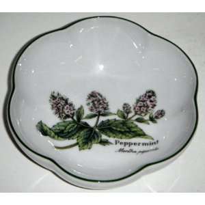 Royal Worcester Herbs Green Trim Round Scalloped Bowl Peppermint
